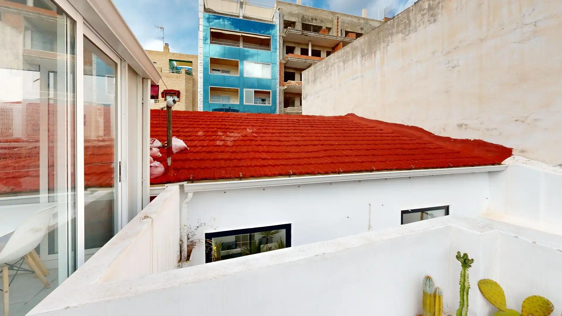Vista exterior de Casa o chalet en venta en Torrevieja con Aire acondicionado y Jardín privado
