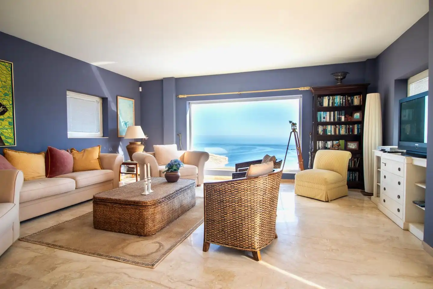 Wohnzimmer von Haus oder Chalet zum Verkauf in Almuñécar mit Klimaanlage, Privatgarten und Terrasse