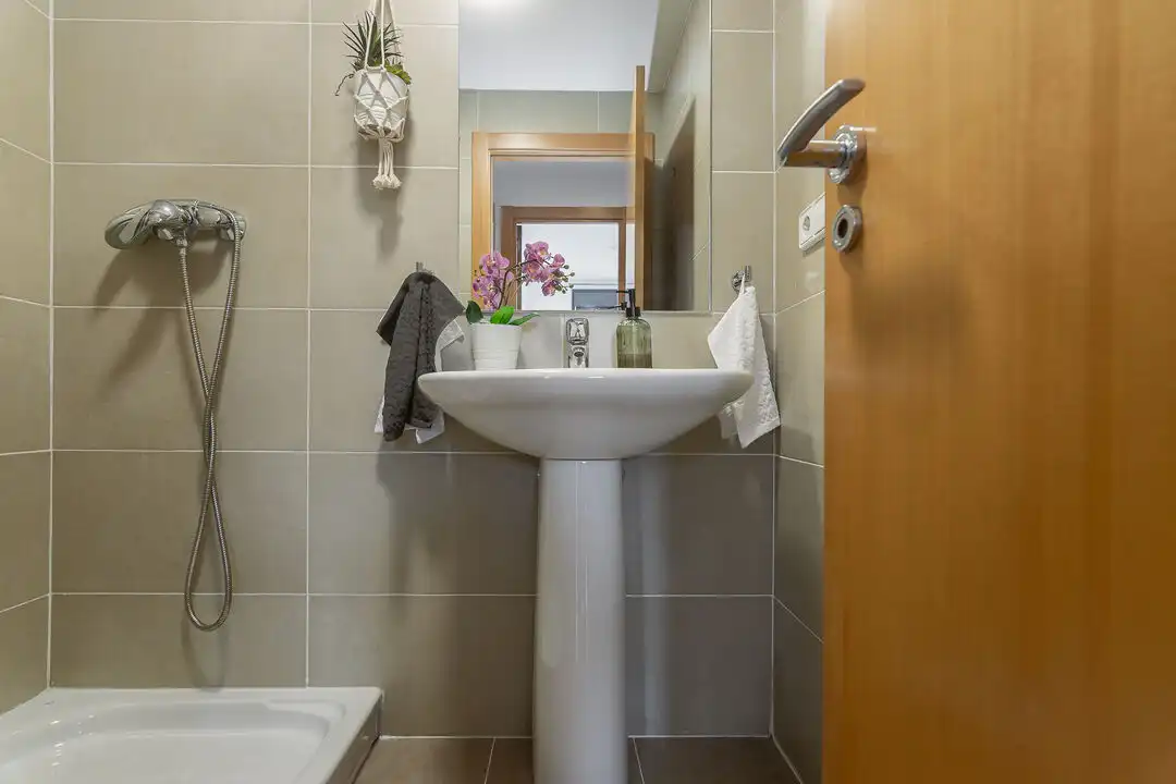 Bany de Àtic en venda en  Pamplona / Iruña amb Calefacció, Jardí privat i Terrassa