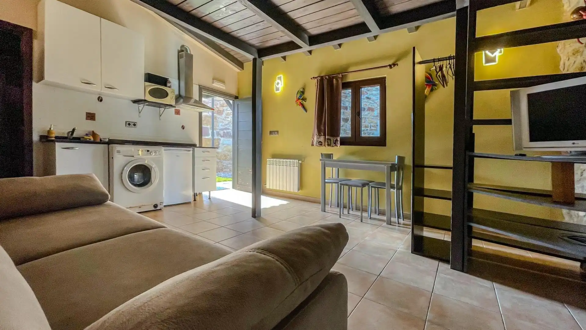 Sala d'estar de Casa o xalet en venda en Polanco amb Calefacció, Jardí privat i Terrassa