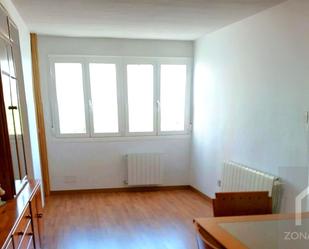 Bedroom of Flat for sale in  Madrid Capital  with Air Conditioner