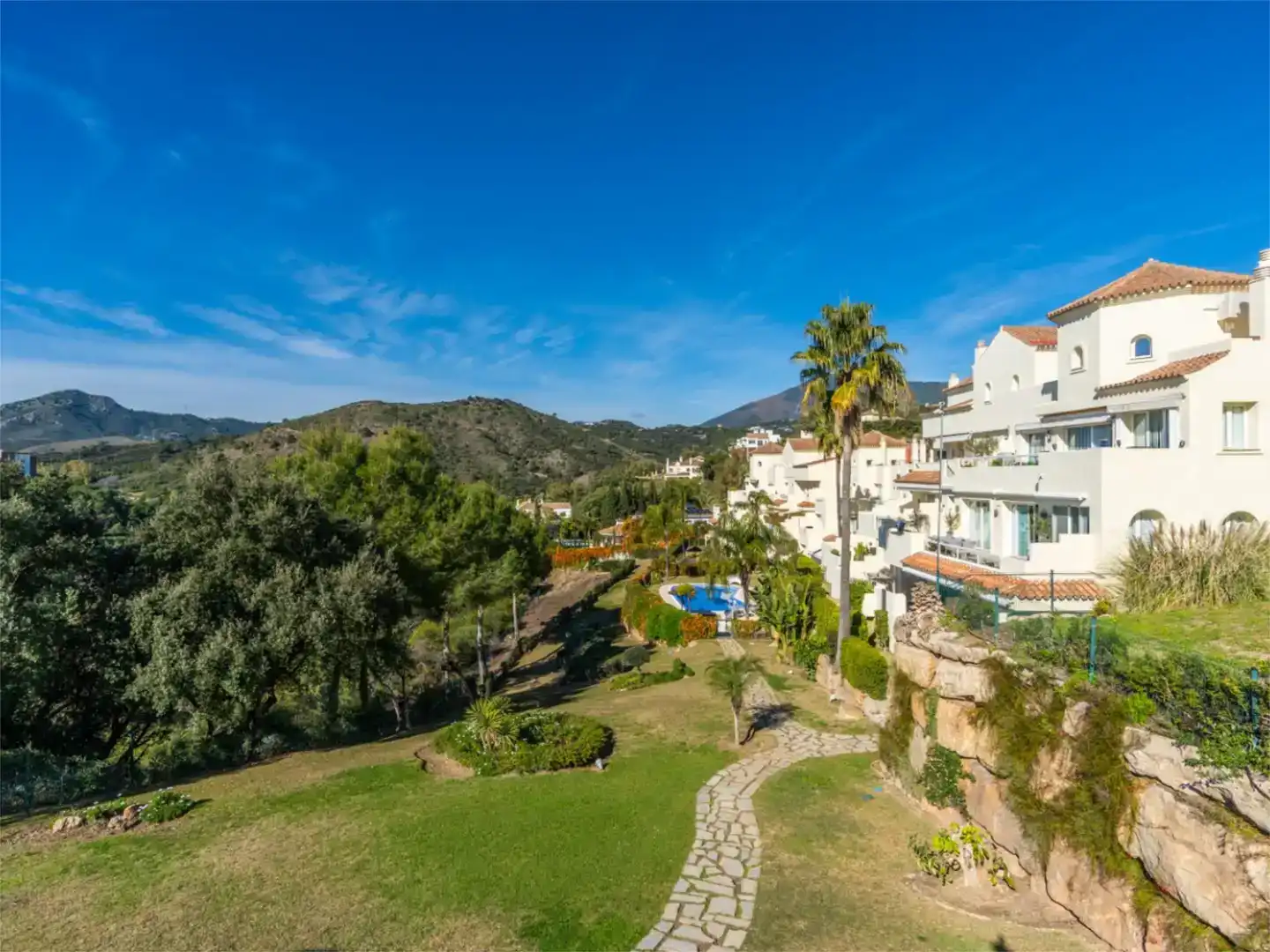 Exterior view of Flat for sale in Benahavís  with Air Conditioner, Terrace and Swimming Pool