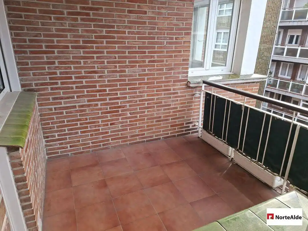 Terraza de Piso en venta en Barakaldo  con Calefacción, Trastero y Balcón