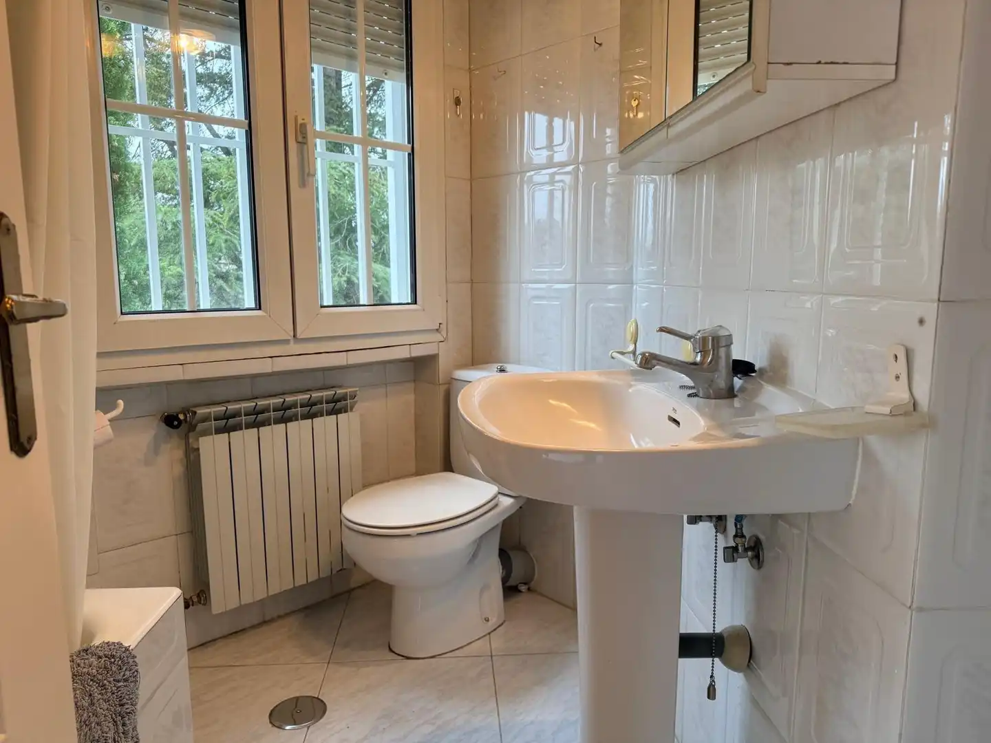 Bathroom of Study for rent in Villanueva de la Cañada  with Air Conditioner, Private garden and Terrace