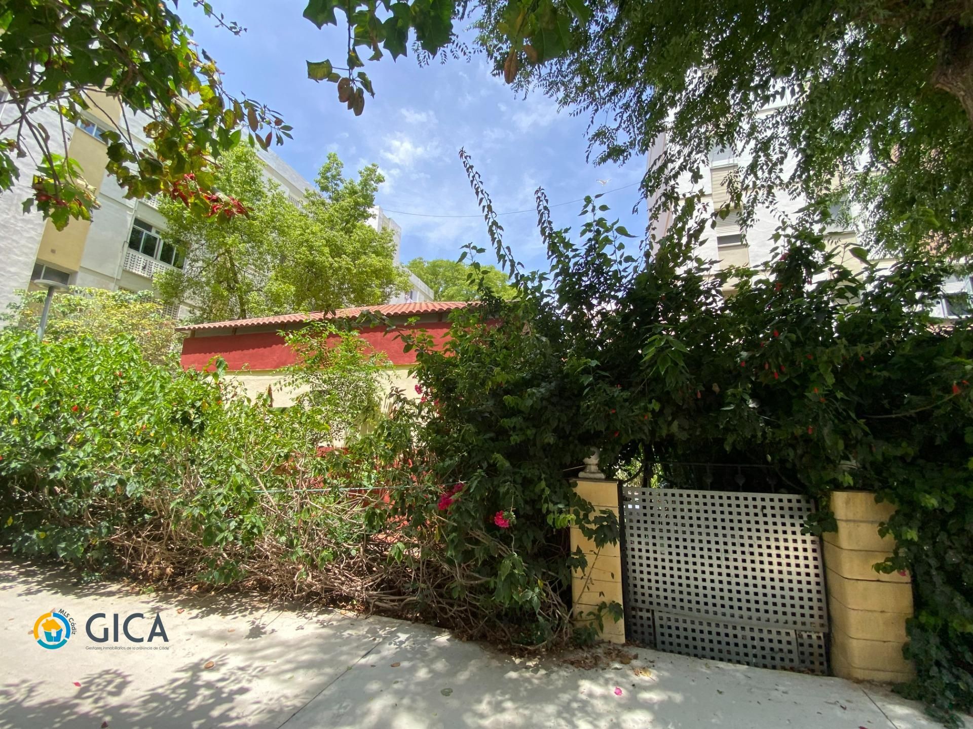 Vista exterior de Pis en venda en  Cádiz Capital amb Terrassa