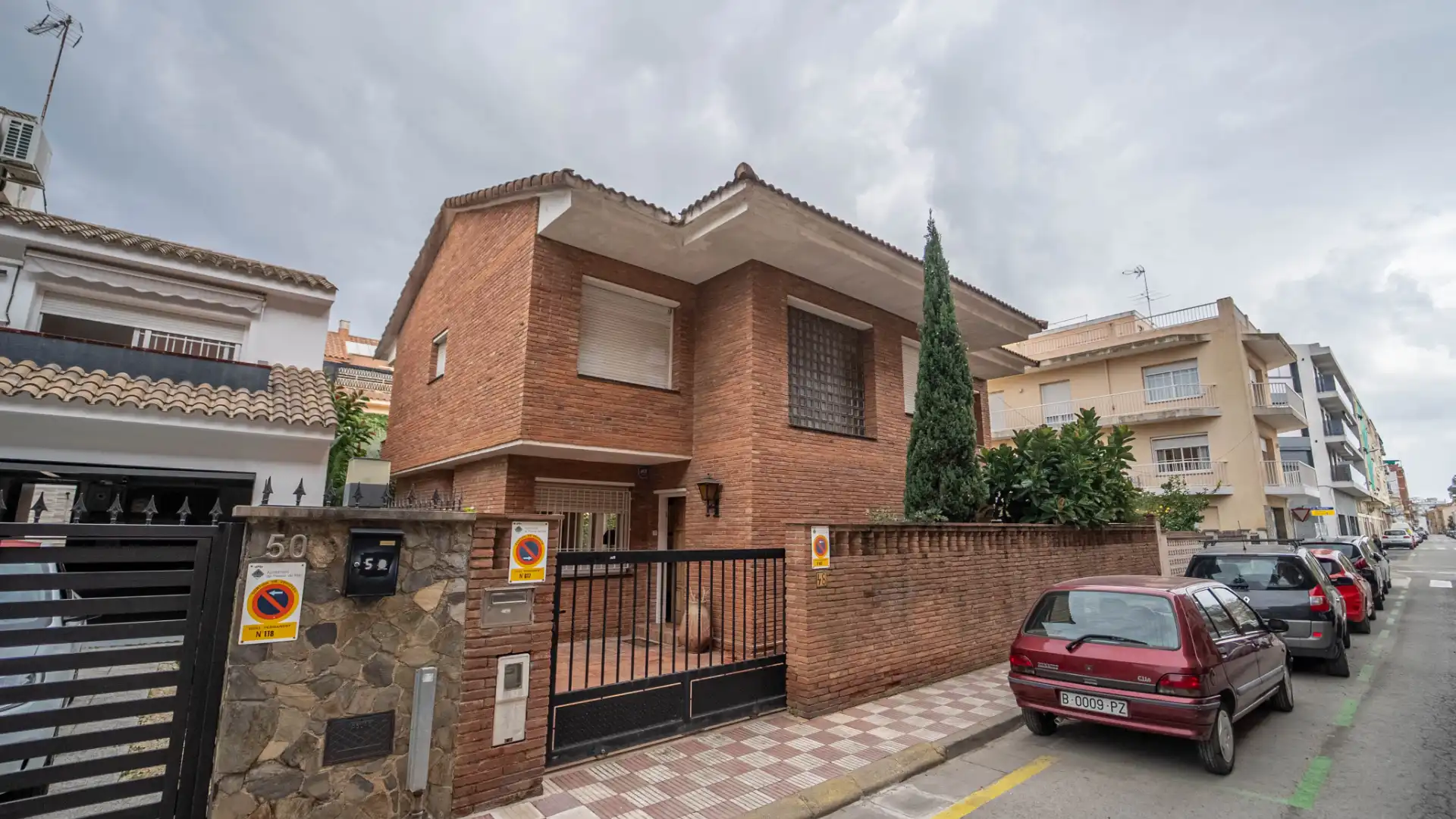 Vista exterior de Casa o xalet en venda en Pineda de Mar amb Calefacció, Terrassa i Traster