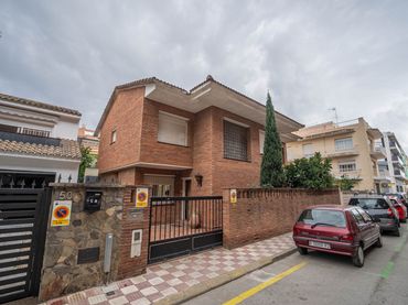 Maison avec balcon à vendre à Centre