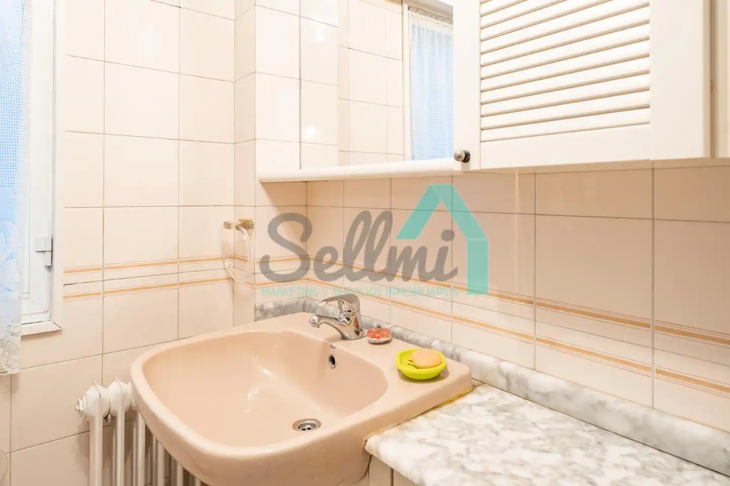 Badezimmer von Wohnung zum Verkauf in Gijón  mit Heizung und Parkett