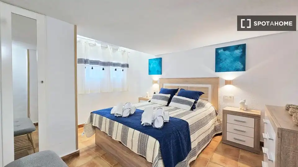 Bedroom of Apartments for share in La Manga del Mar Menor  with Air Conditioner, Terrace and Furnished