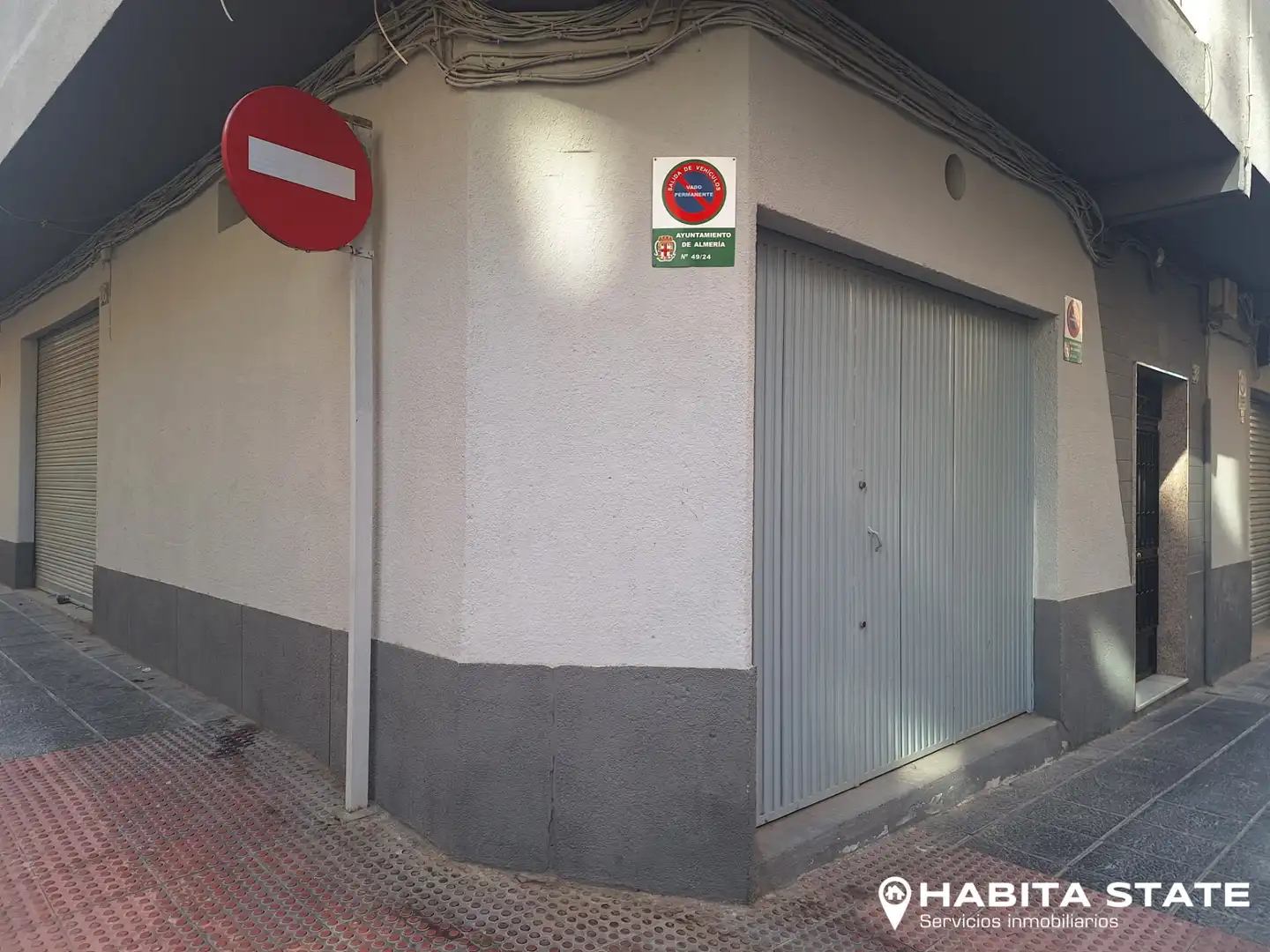 Aparcament de Local en venda en Almería