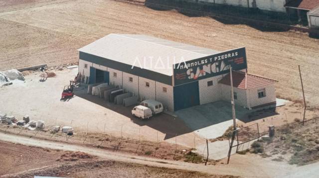 Nave industrial en Venta en CARRETERA TRES JUNCOS S/N en Osa de la Vega