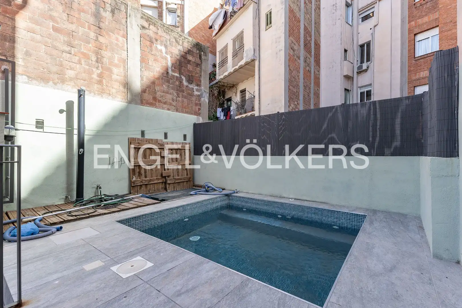 Piscina de Casa o chalet en venta en Barcelona con Aire acondicionado, Calefacción y Jardín privado