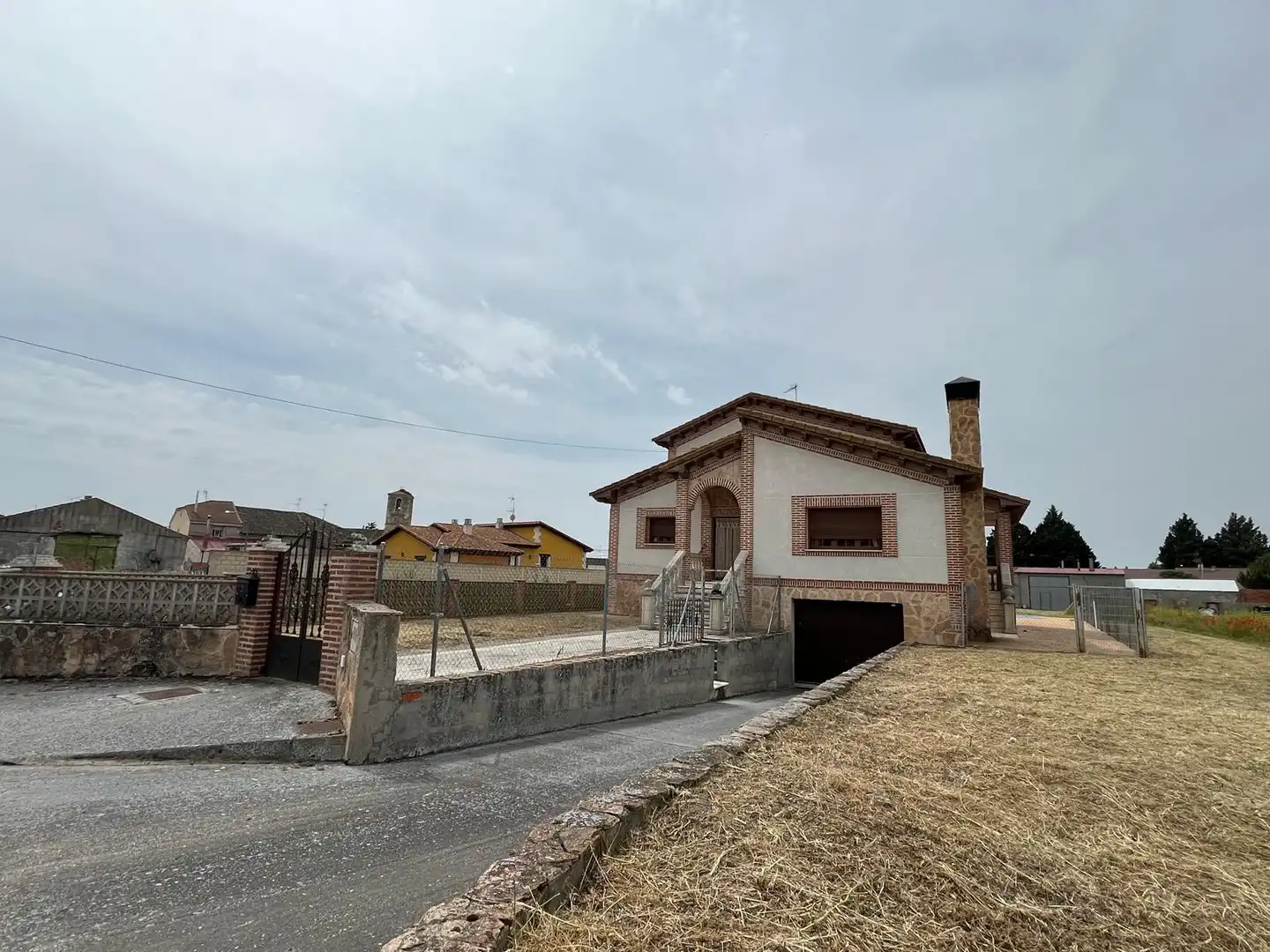 Vista exterior de Casa o chalet en venta en Cuéllar con Calefacción, Jardín privado y Terraza