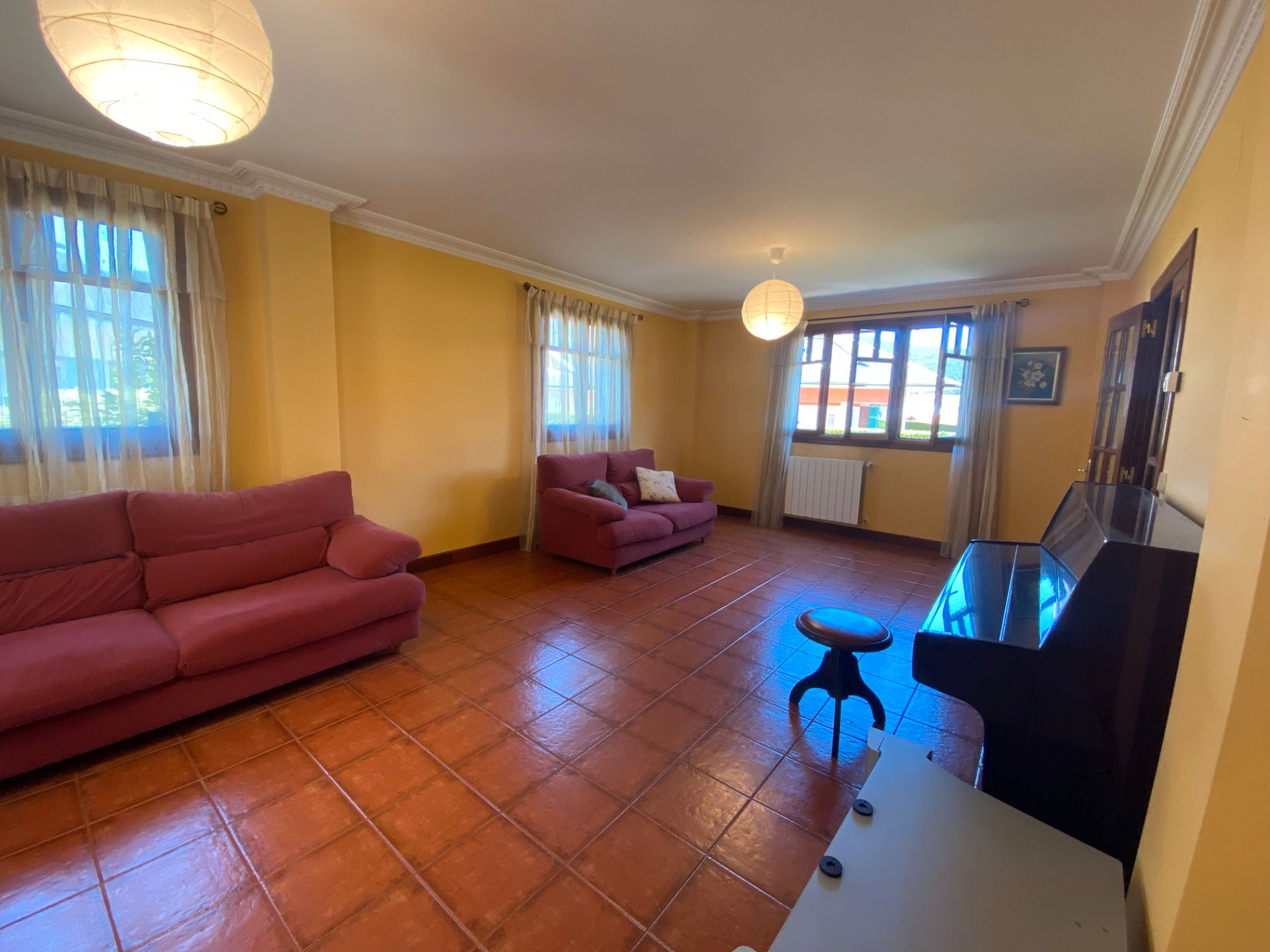 Living room of House or chalet for sale in Castro-Urdiales  with Heating, Private garden and Terrace