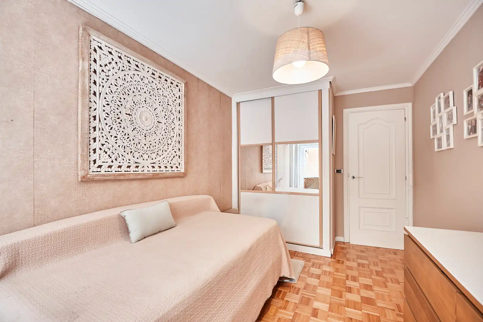 Bedroom of Flat for sale in A Coruña Capital   with Parquet flooring, Terrace and Storage room