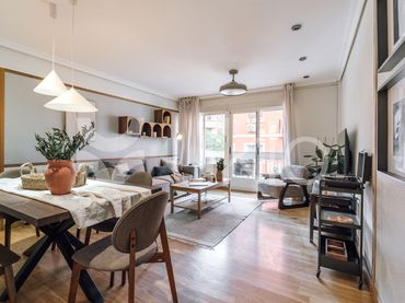 Apartament amb balcó de lloguer a Calle de Trueba y Fernández