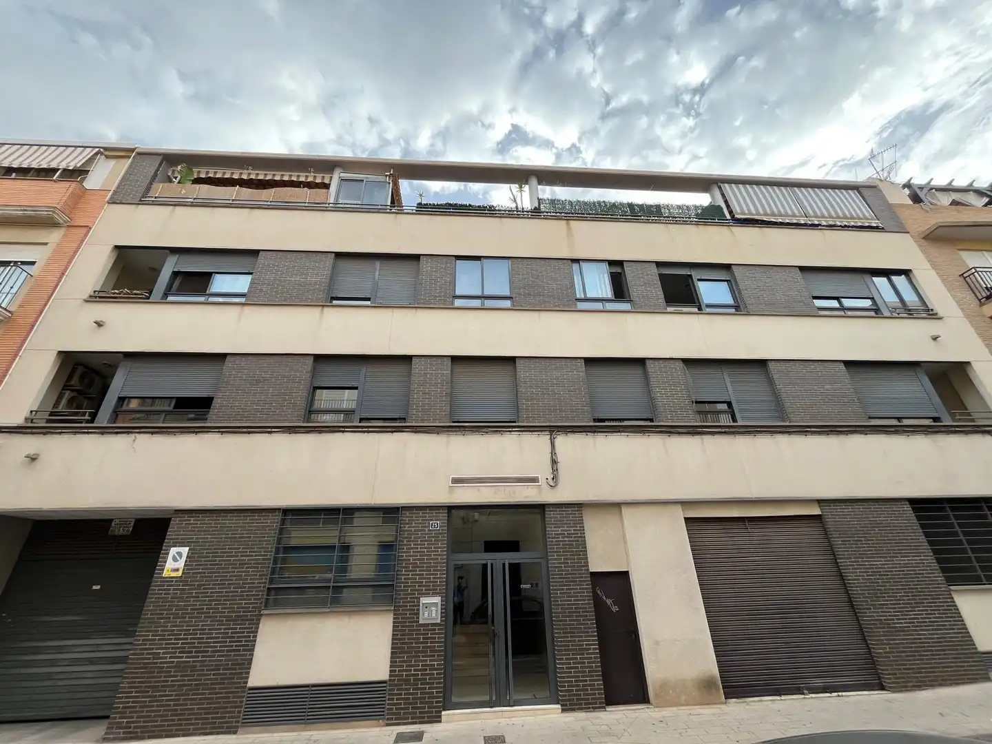 Außenansicht von Wohnung zum Verkauf in Alicante / Alacant mit Klimaanlage, Heizung und Parkett