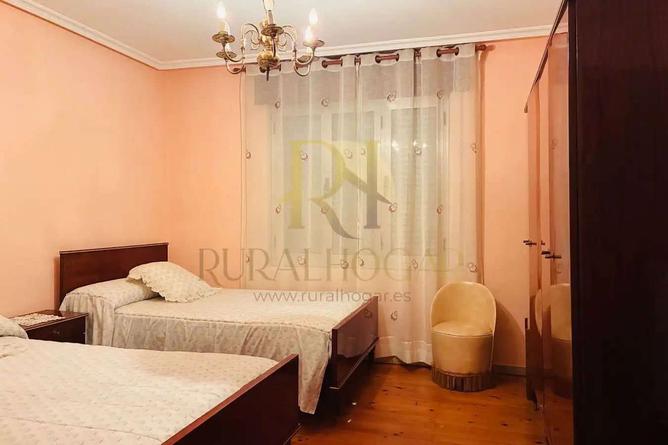 Habitación de Casa o chalet en venta en Cuadros con Calefacción y Jardín privado