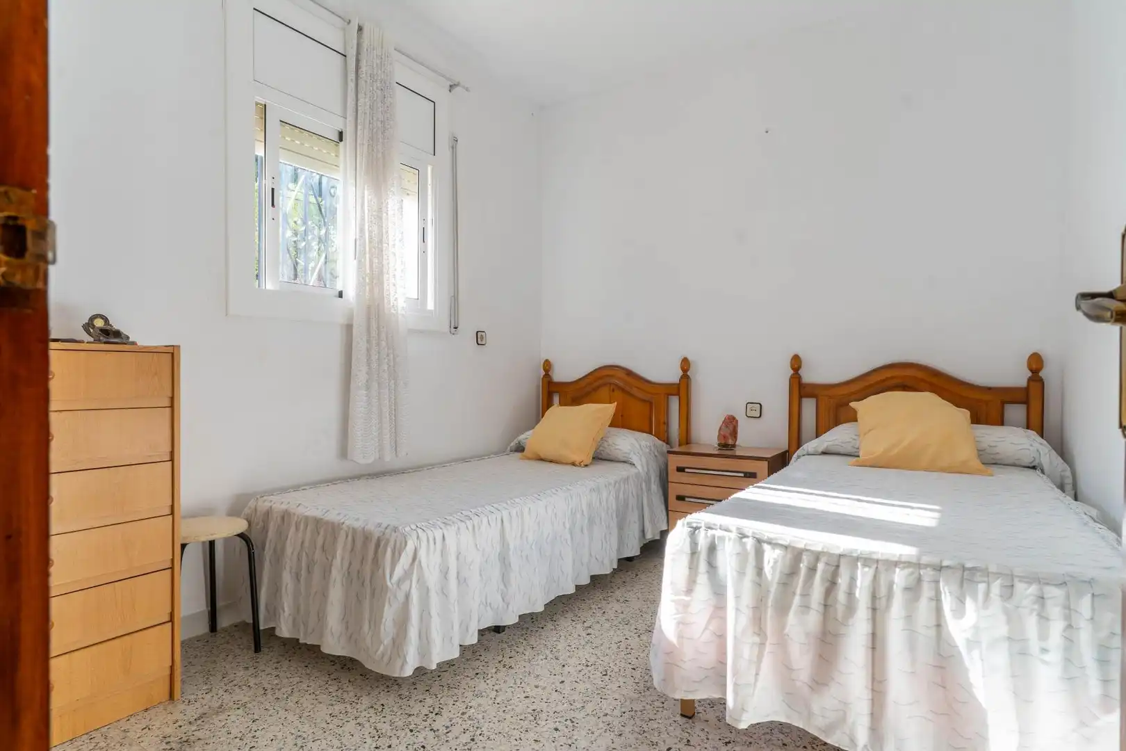 Habitación de Casa o chalet en venta en Olesa de Montserrat con Calefacción, Trastero y Piscina