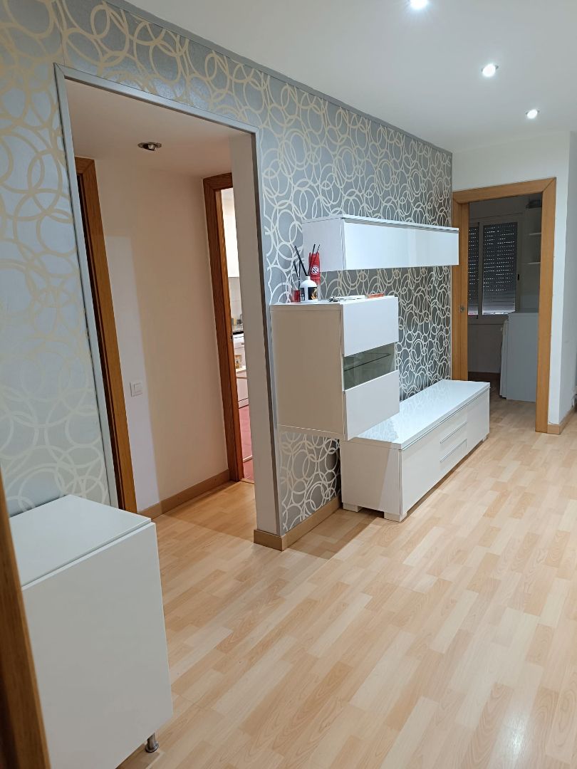 Pis en venda en Sant Feliu de Llobregat amb Moblat, Forn i Rentadora