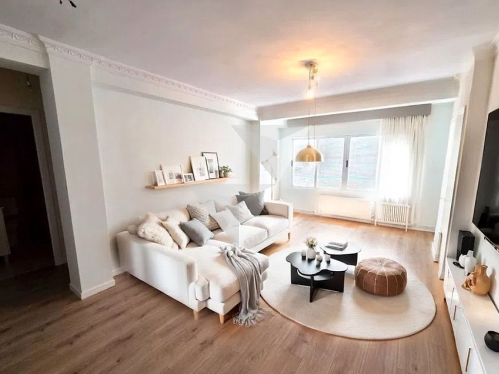 Sala d'estar de Pis en venda en Burgos Capital amb Calefacció i Parquet