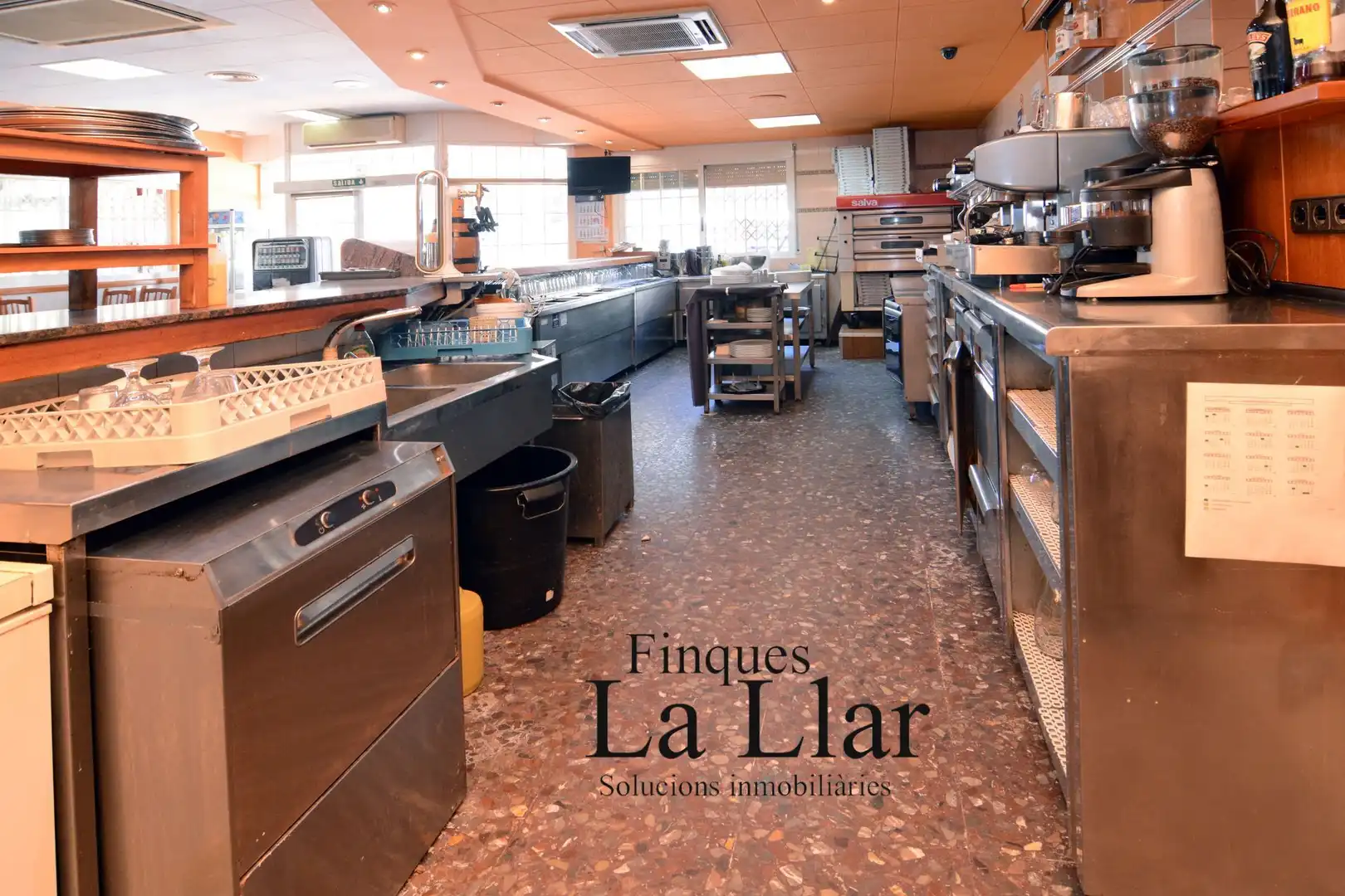 Commercial properties for sale in d'Ernest Lluch, Torrent Ballester