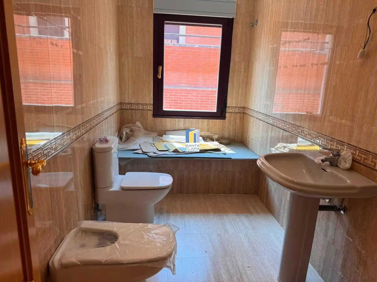 Bany de Casa adosada en venda en Zamora Capital  amb Calefacció, Jardí privat i Parquet
