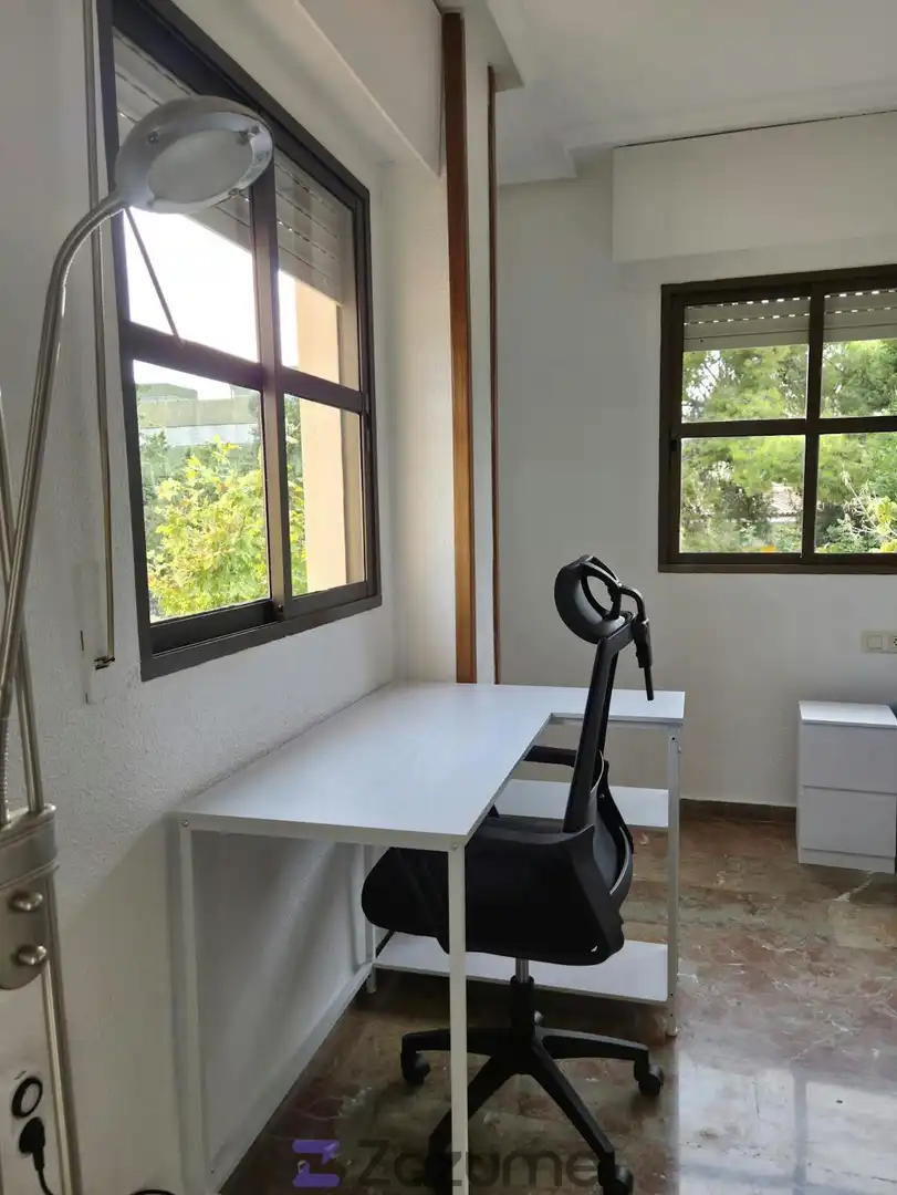 Piso de alquiler en Jaén con Jardín privado, Piscina y Amueblado