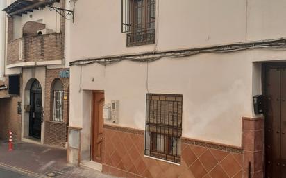 Vista exterior de Casa adosada en venda en La Zubia