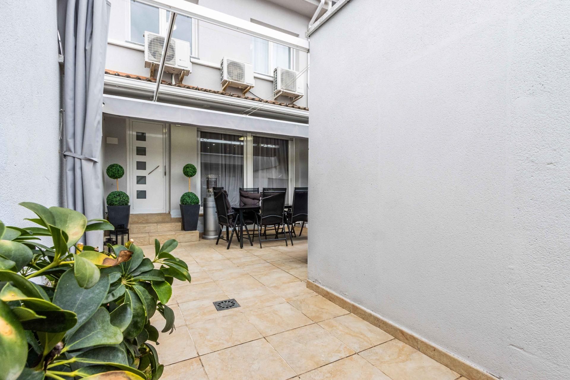 Terrassa de Casa o xalet en venda en Viladecavalls amb Aire condicionat, Calefacció i Parquet