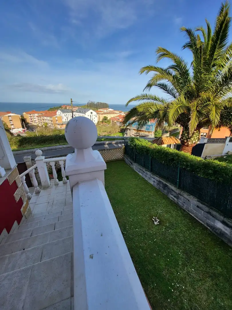 Vista exterior de Casa o chalet en venta en Carreño con Jardín privado y Trastero