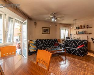 Living room of Flat for sale in  Madrid Capital  with Terrace and Swimming Pool