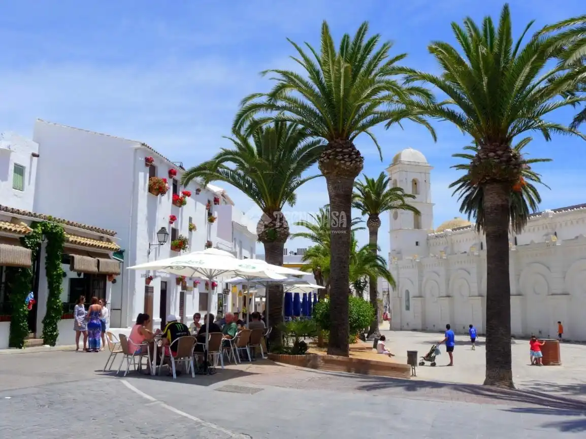 Vista exterior de Pis en venda en Conil de la Frontera amb Aire condicionat, Calefacció i Balcó