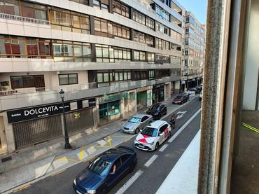 Local comercial en venta en pi y margall, 143 entreplanta