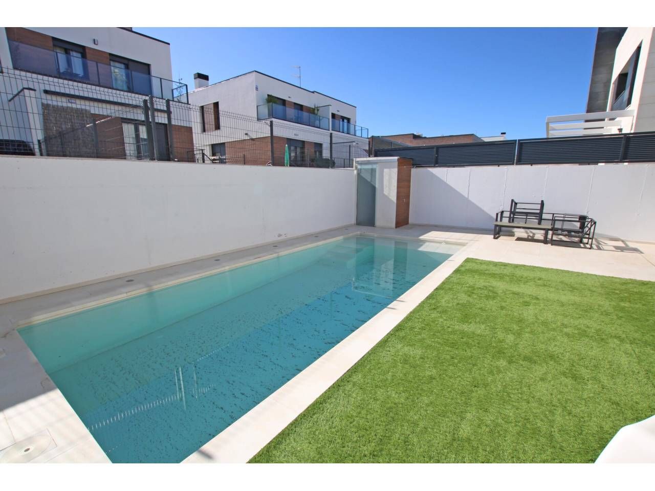 Swimming pool of Single-family semi-detached for sale in Guadalajara Capital  with Heating, Private garden and Swimming Pool