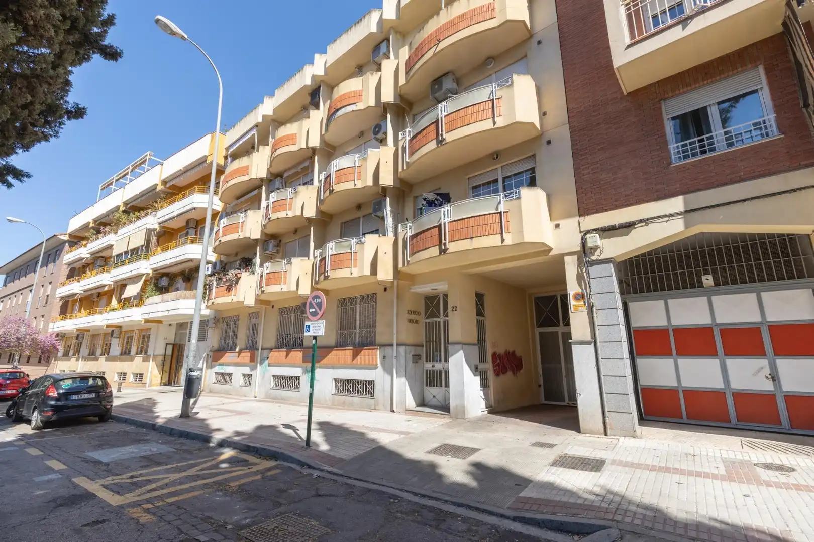 Vista exterior de Pis en venda en Granada amb Aire condicionat, Calefacció i Terrassa