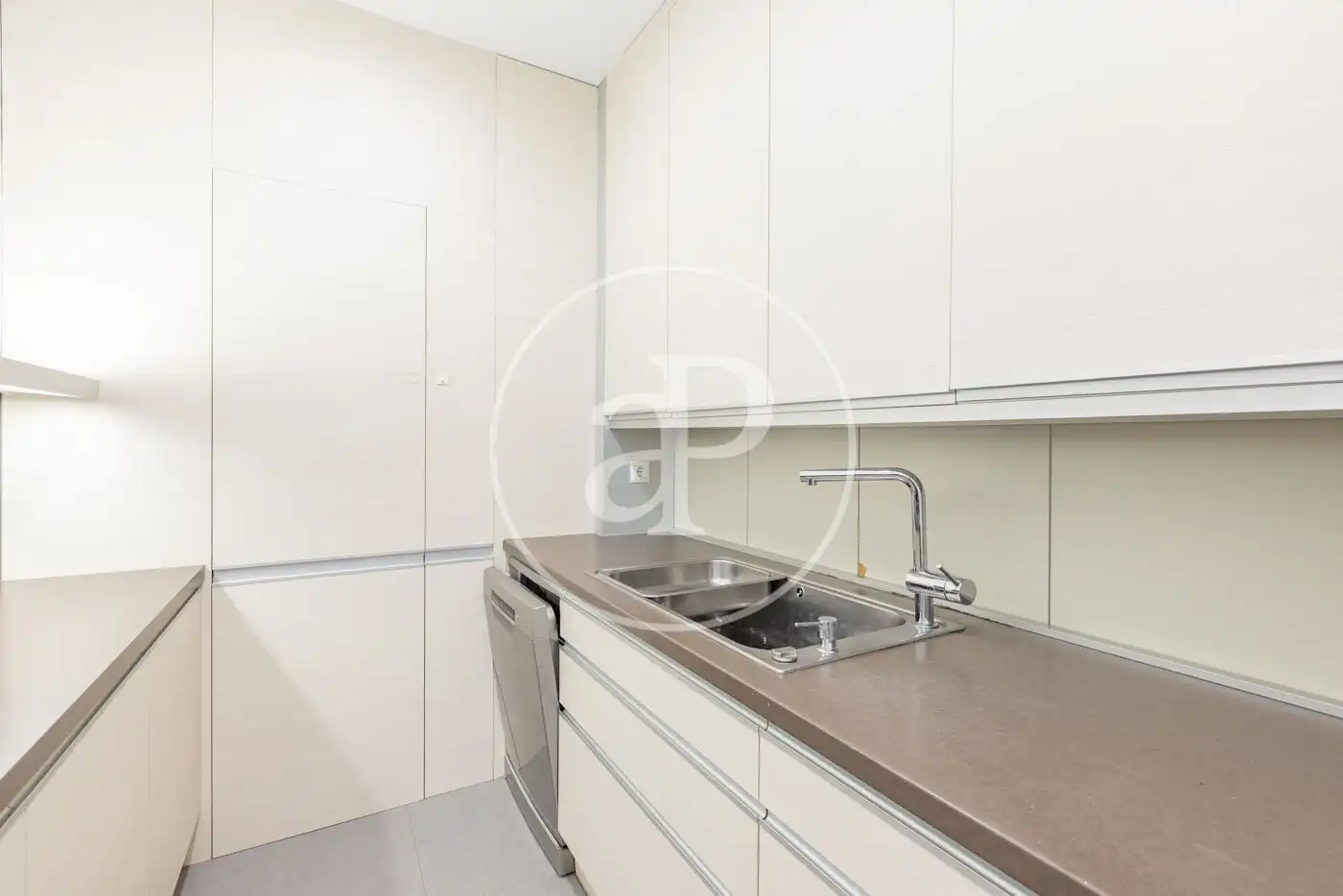 Cocina de Piso de alquiler en Madrid con Aire acondicionado, Calefacción y Balcón