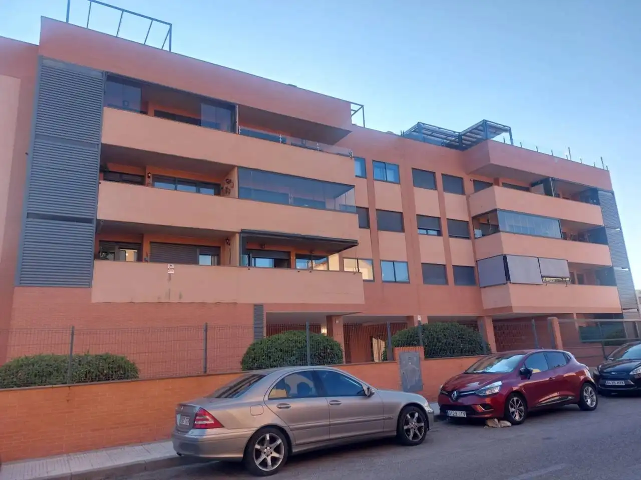 Vista exterior de Pis en venda en Navalcarnero amb Aire condicionat, Calefacció i Terrassa