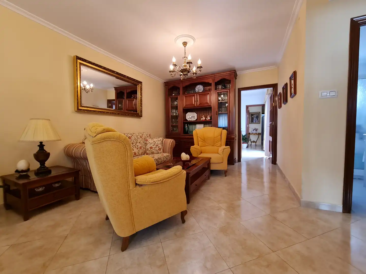 Living room of Houses for sale in Camas  with Air Conditioner, Terrace and Storage room