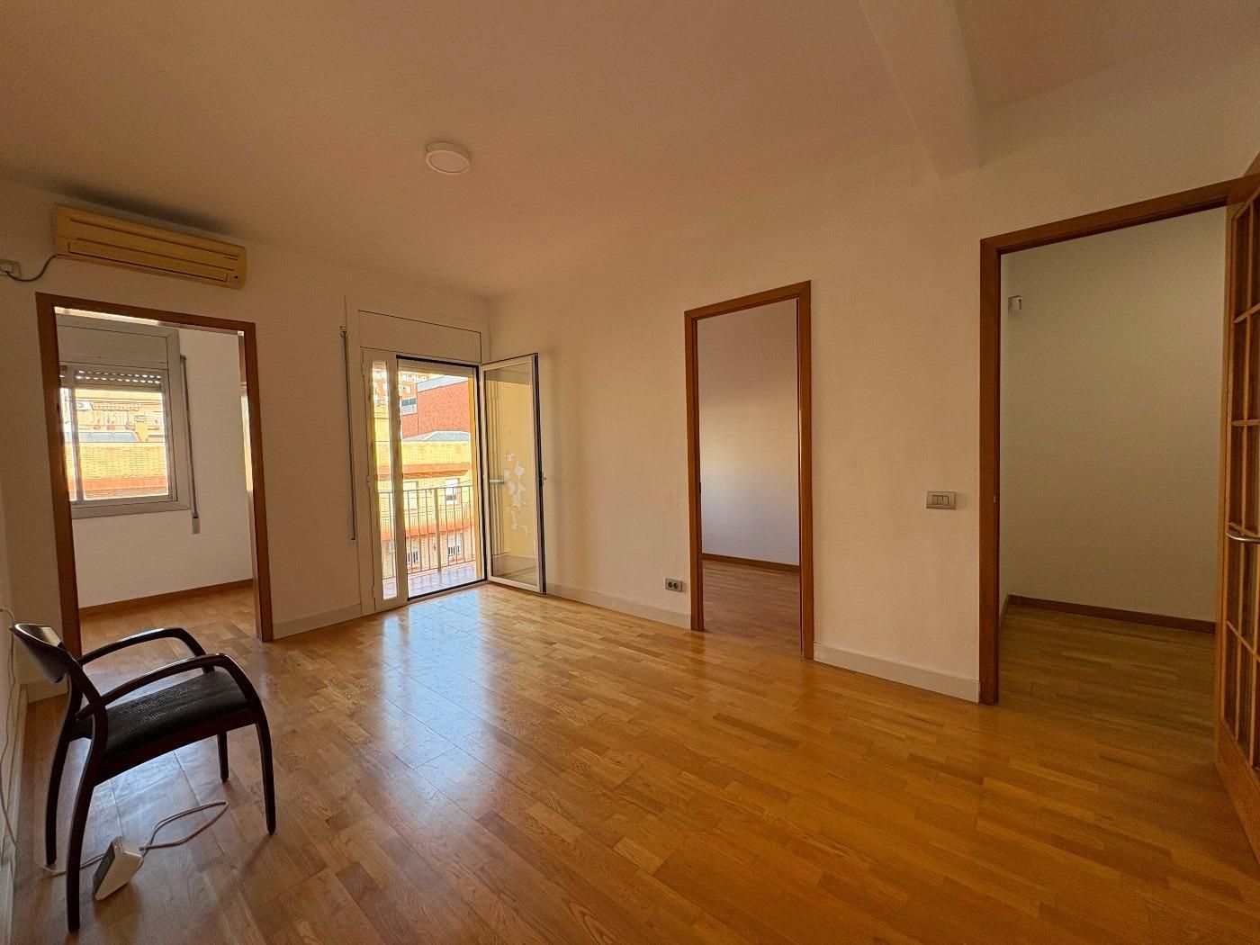 Flat for sale in Calle de Melcior de Palau, Sants , Sants - Montjuïc