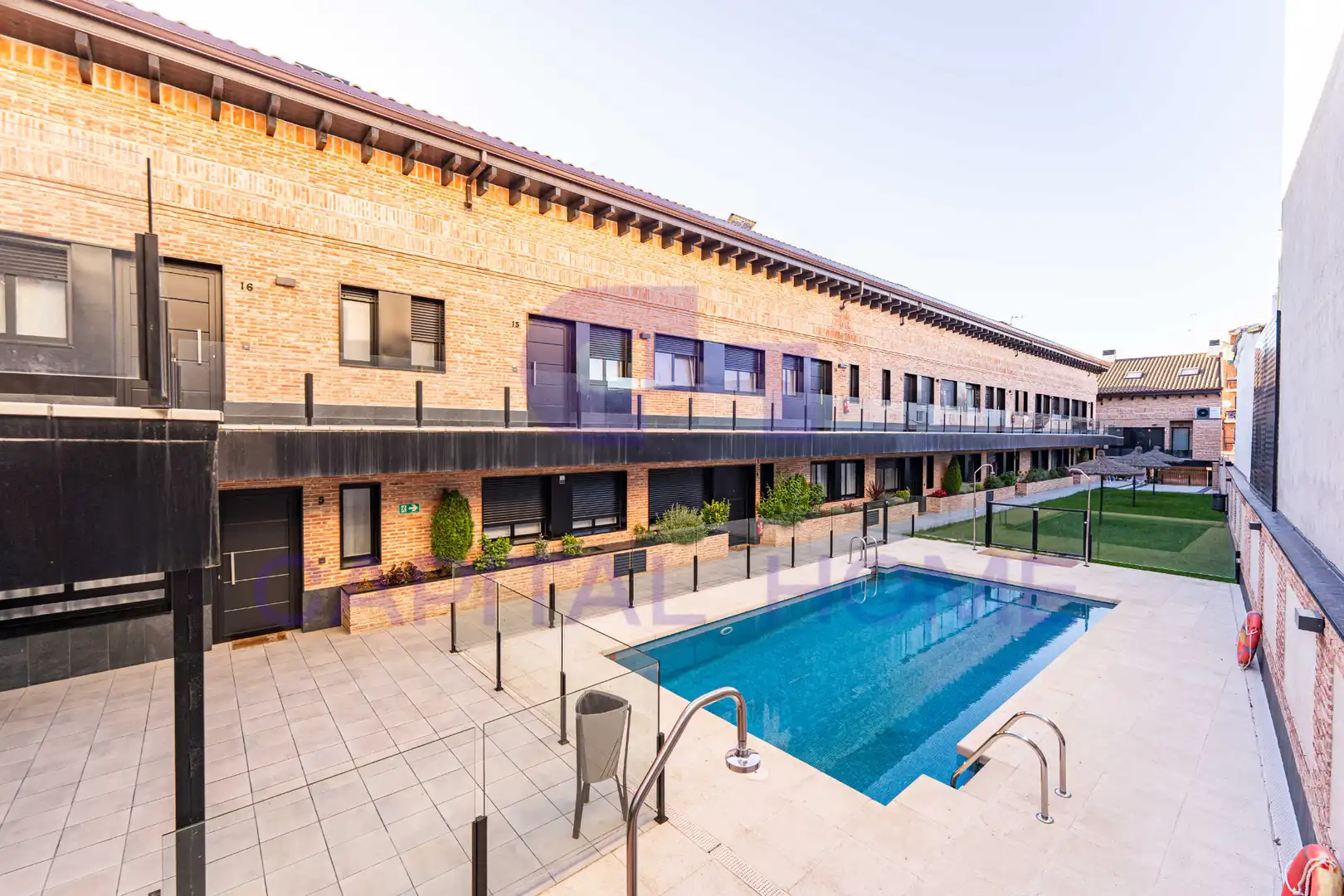 Vista exterior de Dúplex en venta en Navalcarnero con Calefacción, Trastero y Amueblado