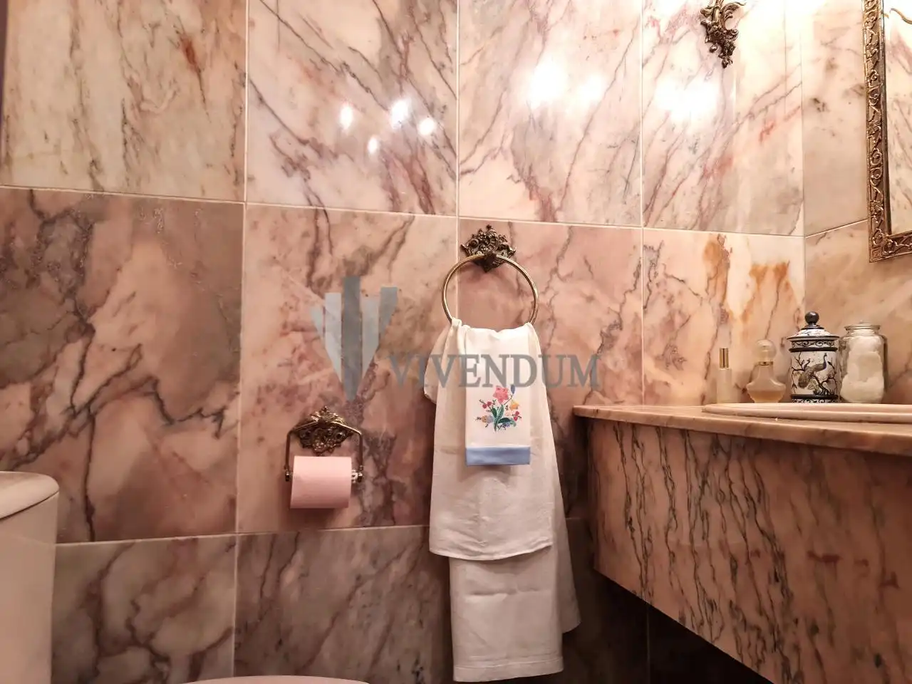 Bathroom of Flat for sale in Vigo   with Heating, Parquet flooring and Terrace