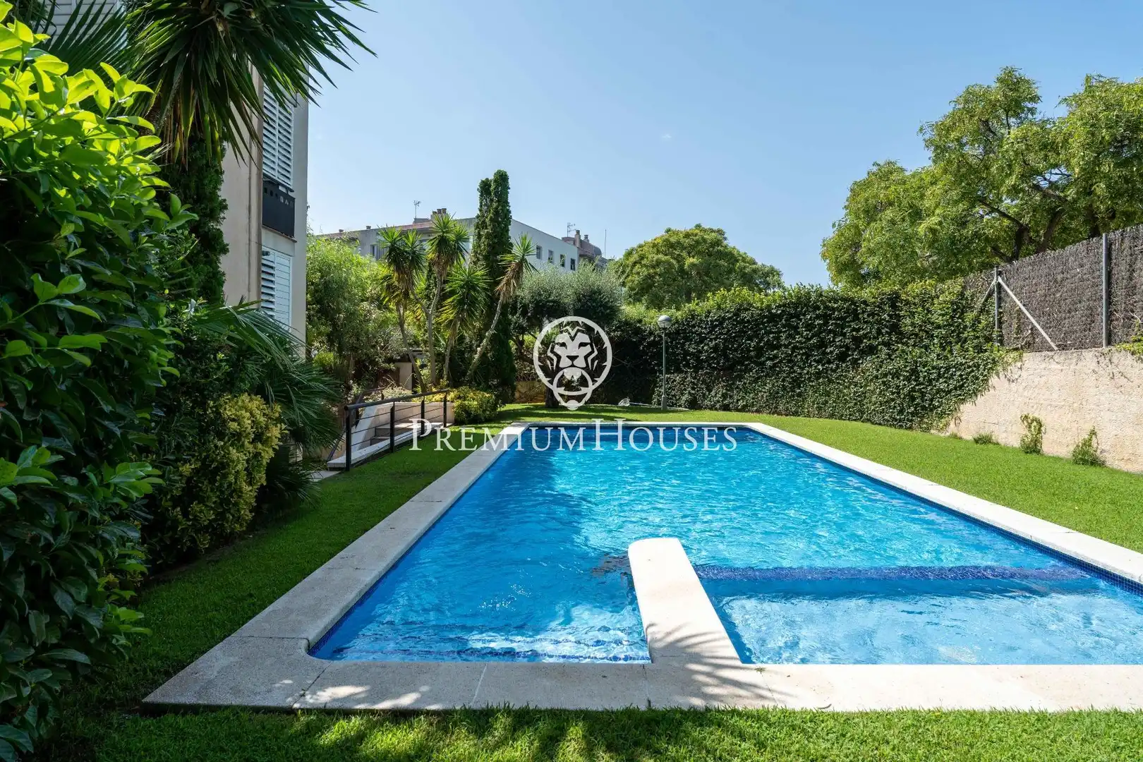Flat with pool for sale in Can Pei