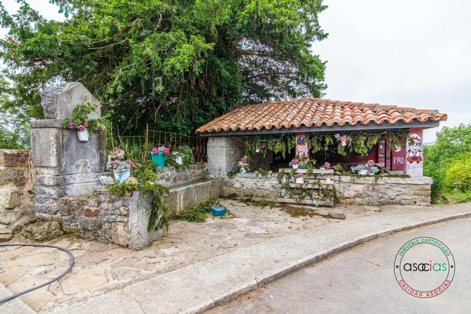 Vista exterior de Casa adosada en venta en Proaza con Calefacción y Trastero
