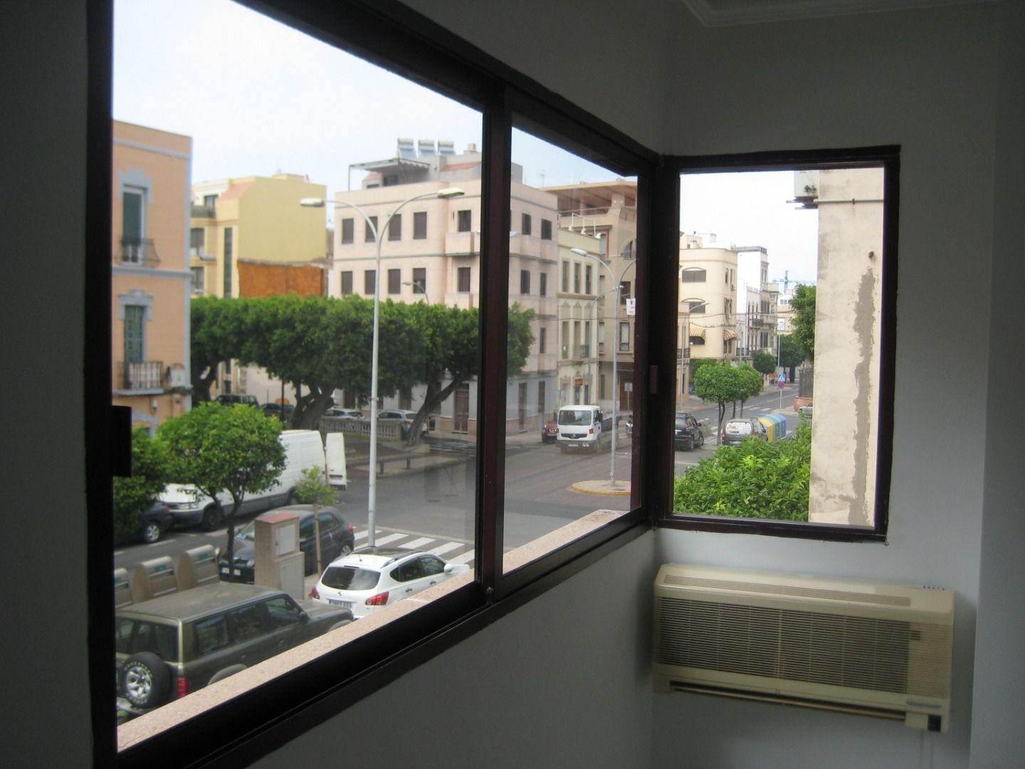 Vista exterior de Pis en venda en  Melilla Capital amb Aire condicionat
