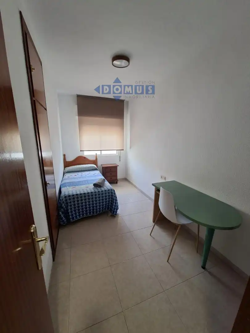 Habitación de Piso de alquiler en Ronda con Aire acondicionado, Terraza y Amueblado