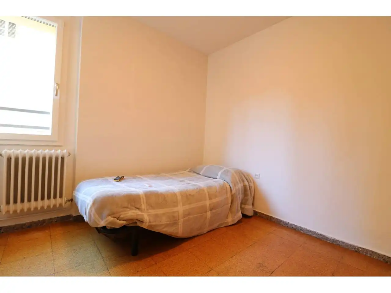 Bedroom of Flat for rent in Sant Cugat del Vallès  with Heating, Parquet flooring and Alarm