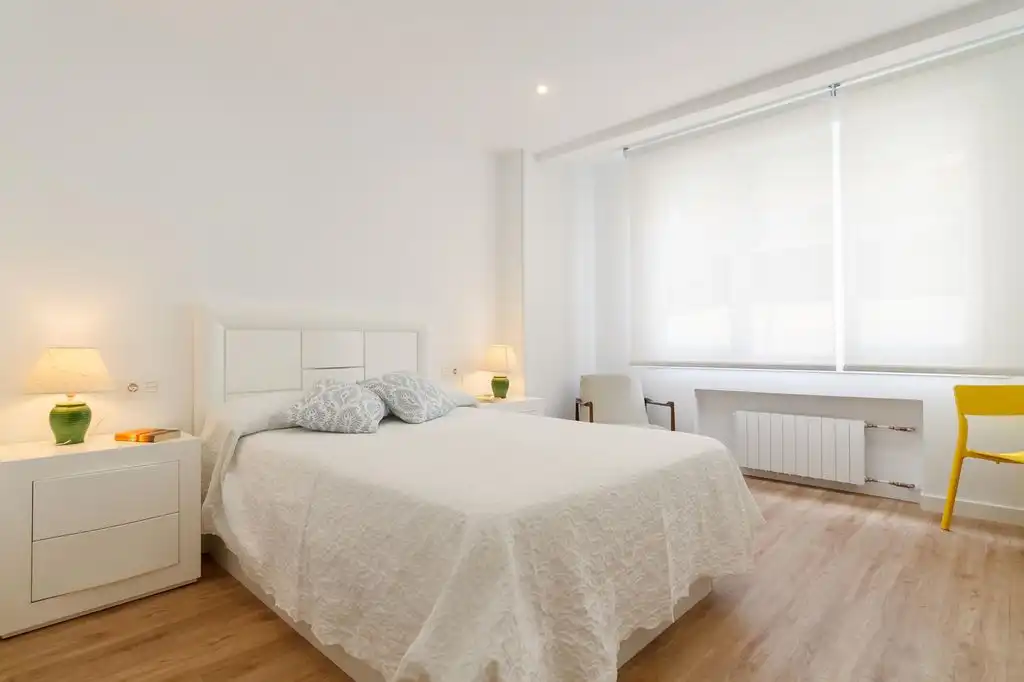 Habitación de Piso de alquiler en Donostia - San Sebastián  con Aire acondicionado, Amueblado y TV