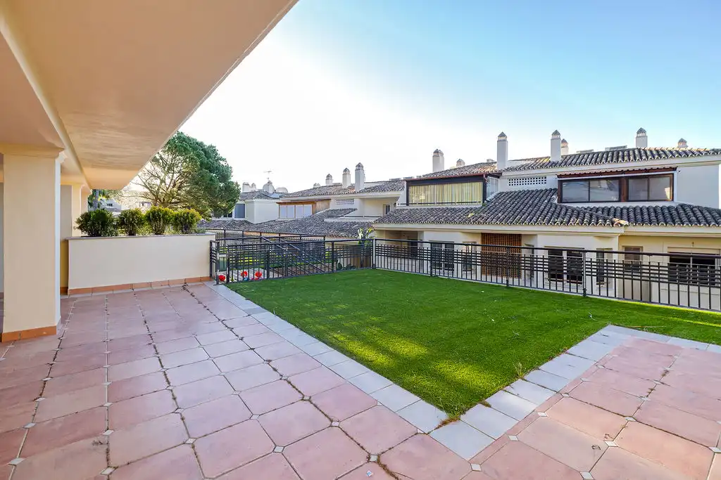 Terrassa de Pis en venda en Marbella amb Piscina