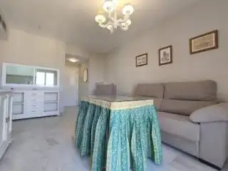 Habitación de Apartamento de alquiler en Dos Hermanas con Aire acondicionado, Amueblado y Piscina comunitaria